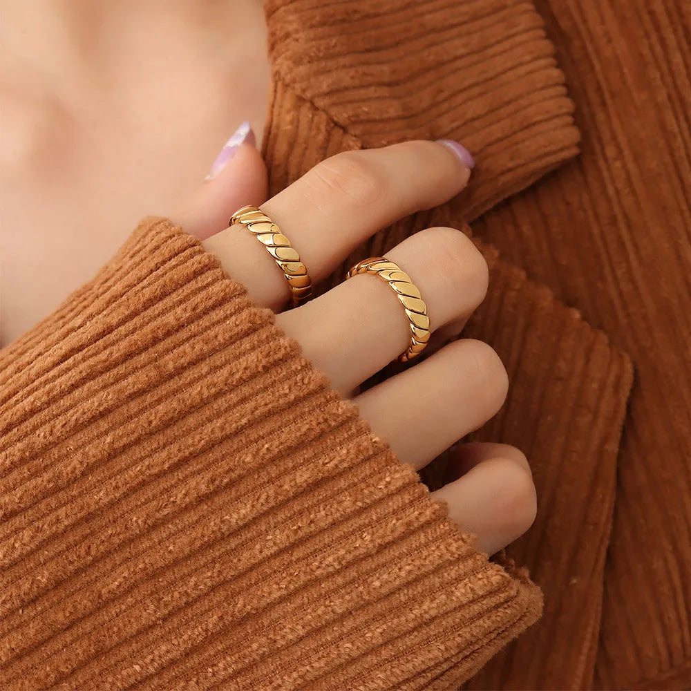 Stylish Textured Gold Ring Set - A Pair of Chic Accessories for Trendy Looks