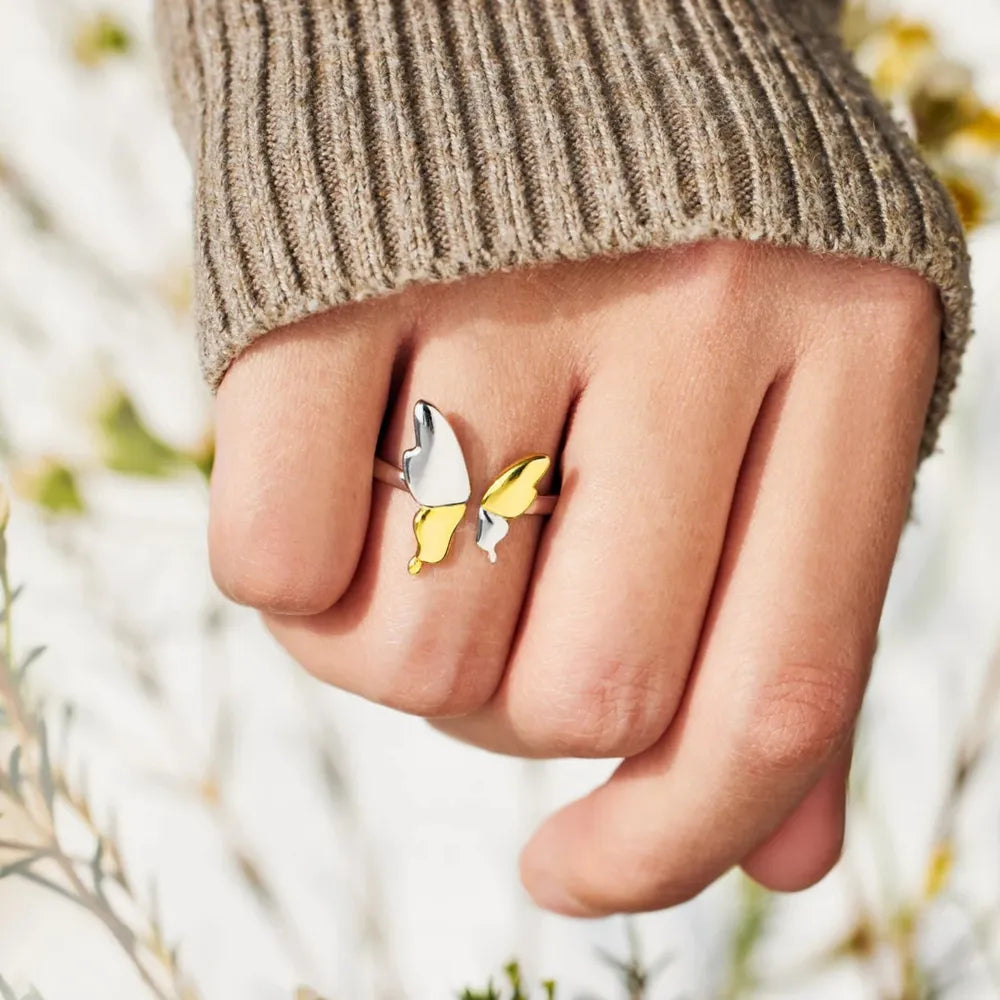 Elegant Two-Tone Butterfly Ring - A Delicate Blend of Silver and Gold for a Stylish Finger Accent