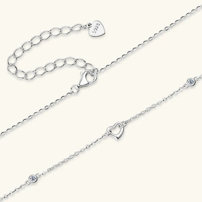 Stunning Silver Necklace with Heart Pendant & Sparkling Gem - Romantic Eye-Catcher