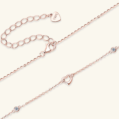 Stunning Silver Necklace with Heart Pendant & Sparkling Gem - Romantic Eye-Catcher