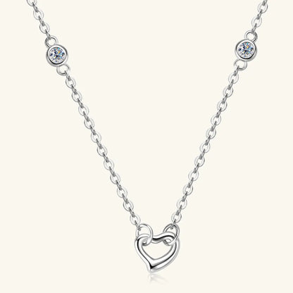 Stunning Silver Necklace with Heart Pendant & Sparkling Gem - Romantic Eye-Catcher